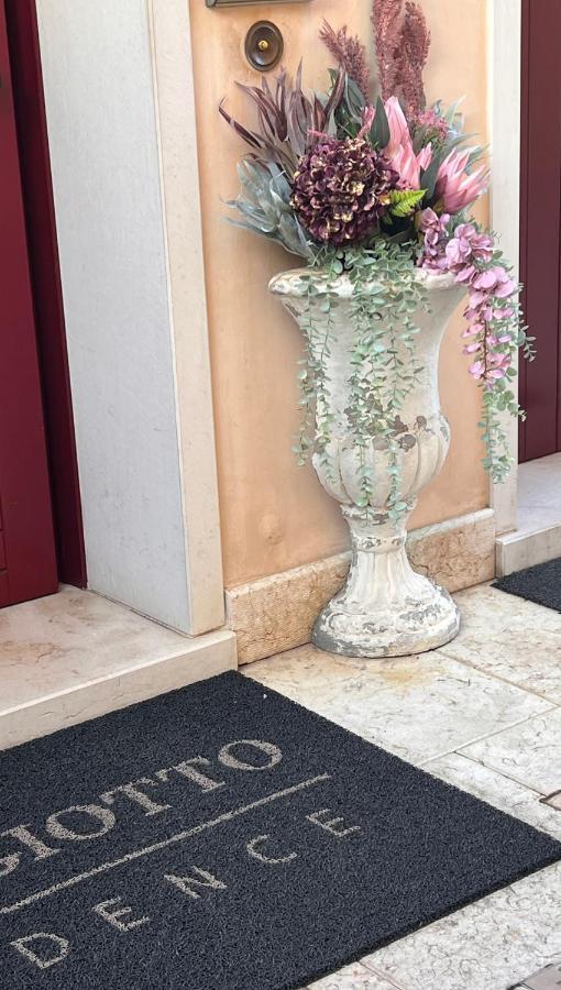 Villa Giotto Luxury Suite & Apartments Mestre Exterior foto